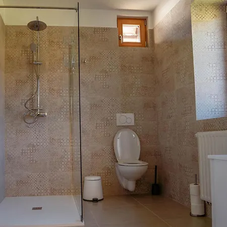 Loz Vikendica Stari Trg pri Lozu